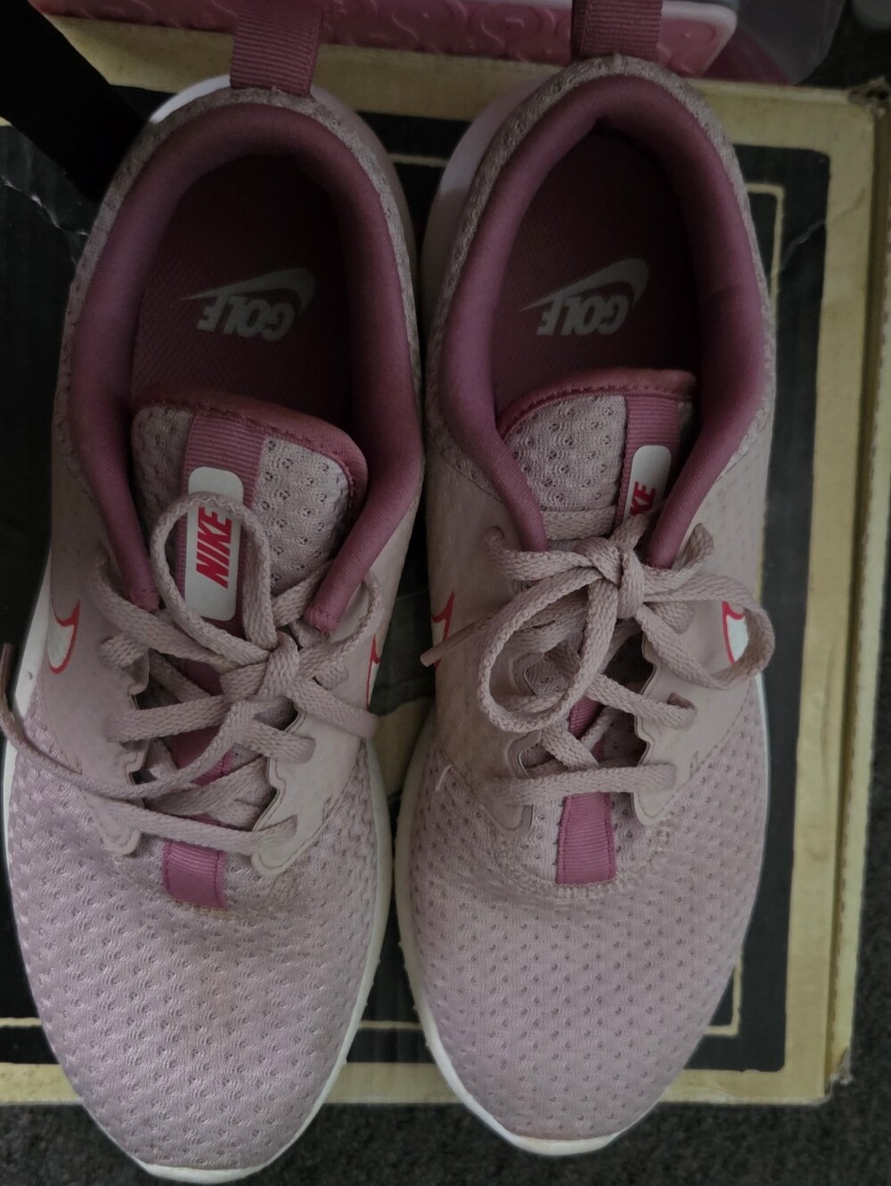 Nike Women's Light Pink Roshe G Spikeless Women's Golf Shoes Size 9